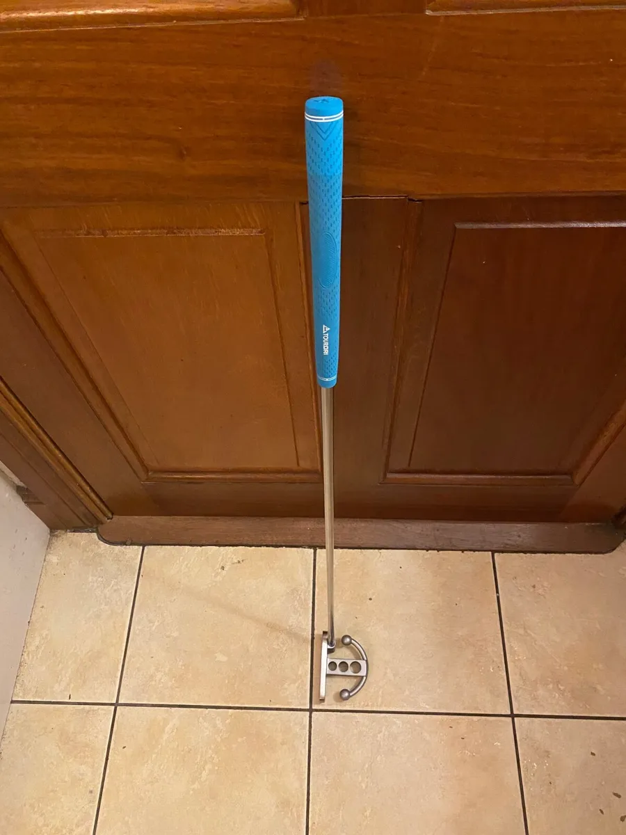 Ladies Left Handed Putter 3 ball 33 inch  NEW - Image 1