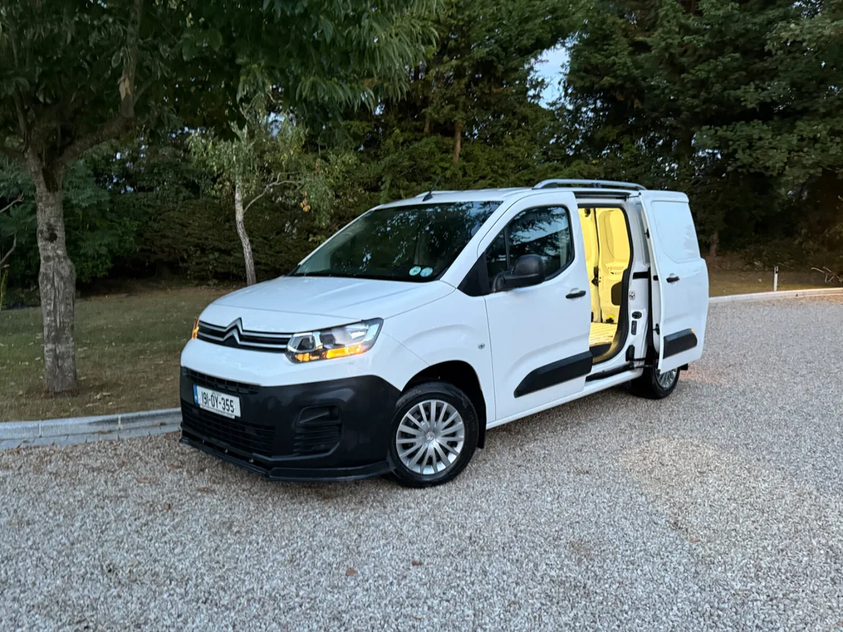 Citroen Berlingo 1.6 LX BLUE HDI  •  TAX  & TEST • - Image 2