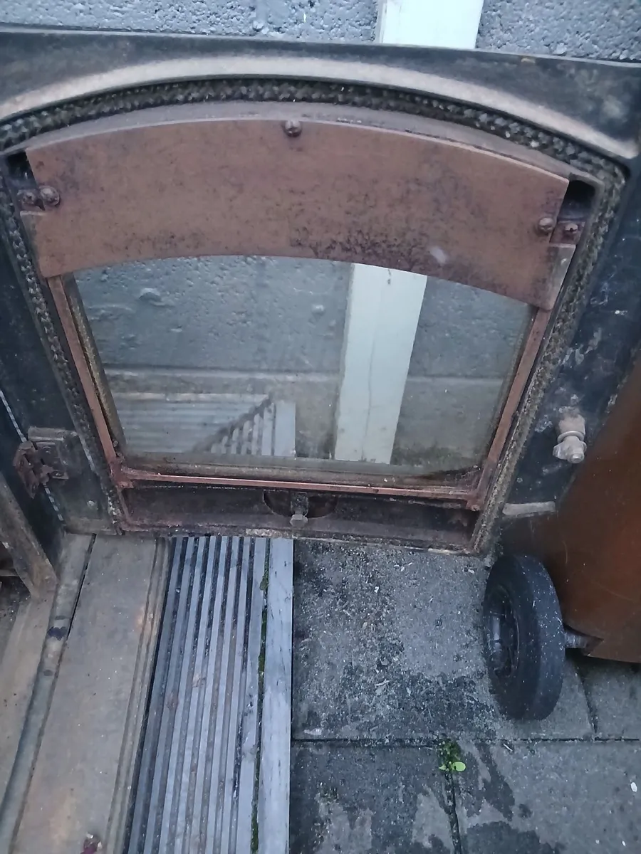 Stove - Image 2