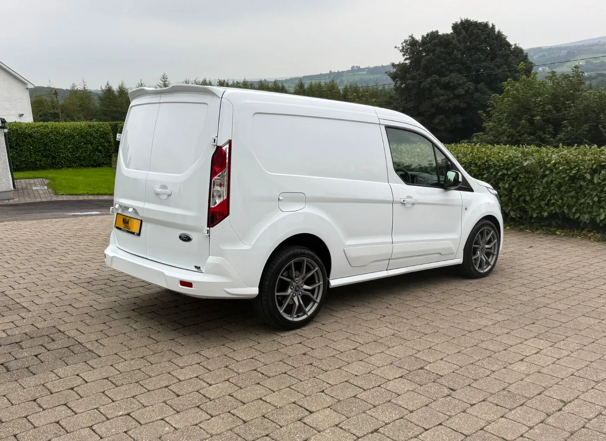 2022 (222reg) Ford Transit Connect - Image 4