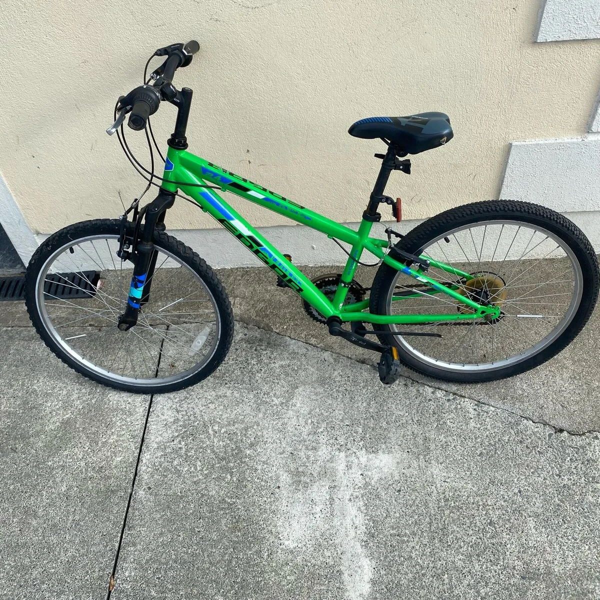 Boys Kids Edgar 24 Inch Green Mountain Bike - Image 3