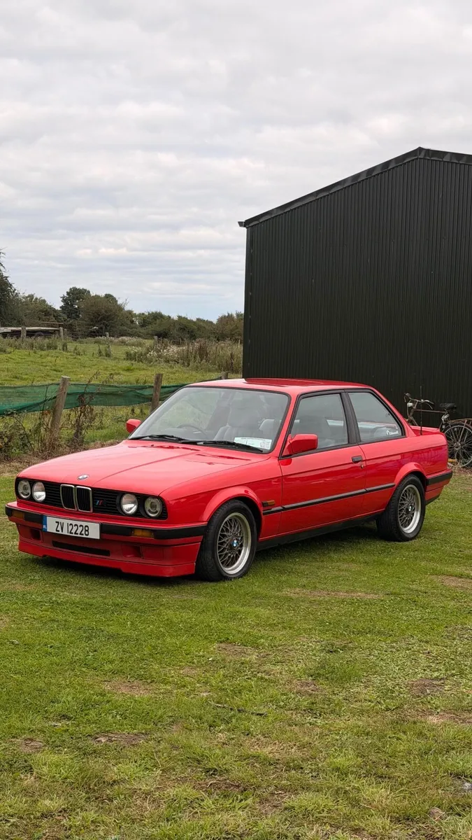 Bmw E30 318is - Image 1