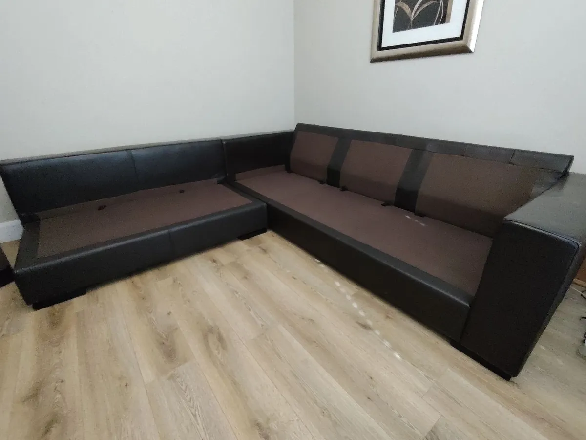 Couch - Image 4
