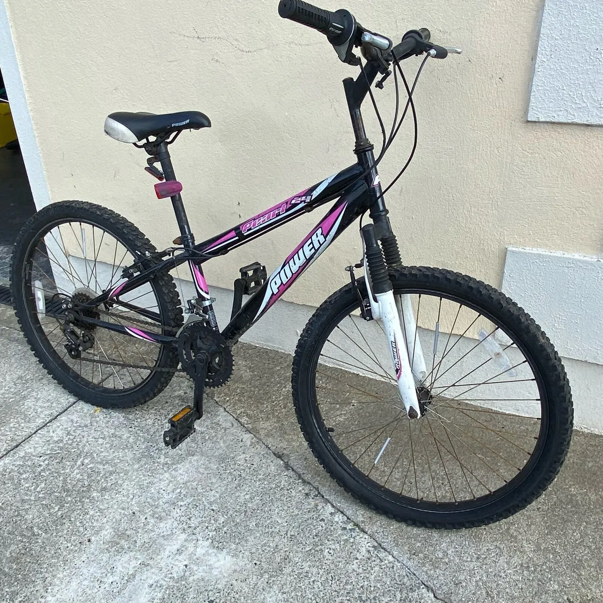 Girls 24 inch Kids Mountain Bike - Image 1