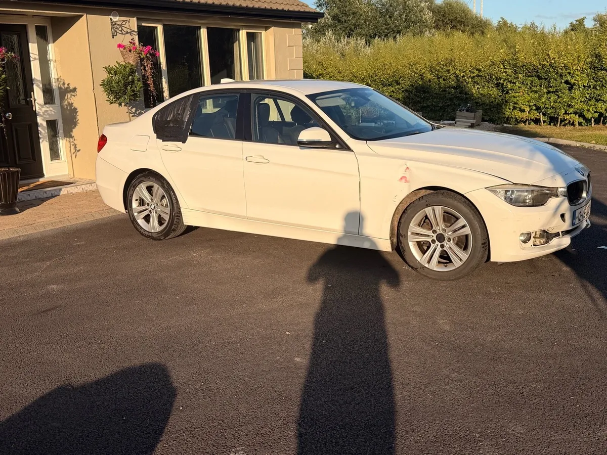 3 SERIES - Image 3