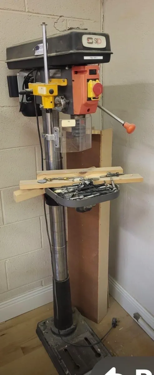 Ex school floor standing pillar drills - Image 2