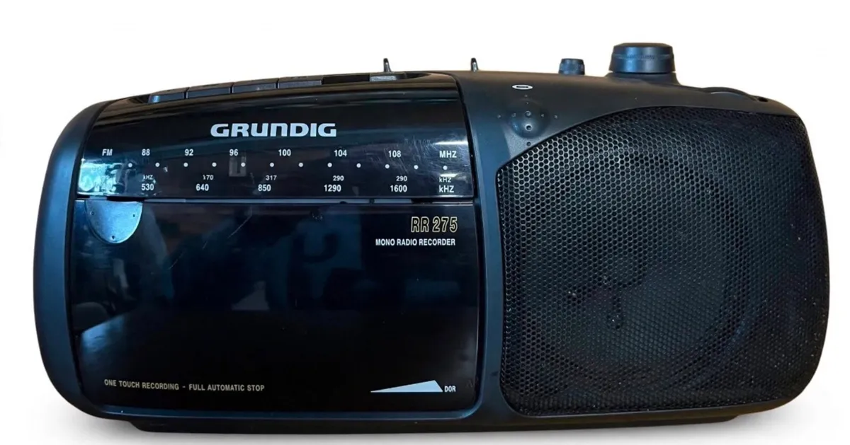 Vintage radio cassette player - Image 3