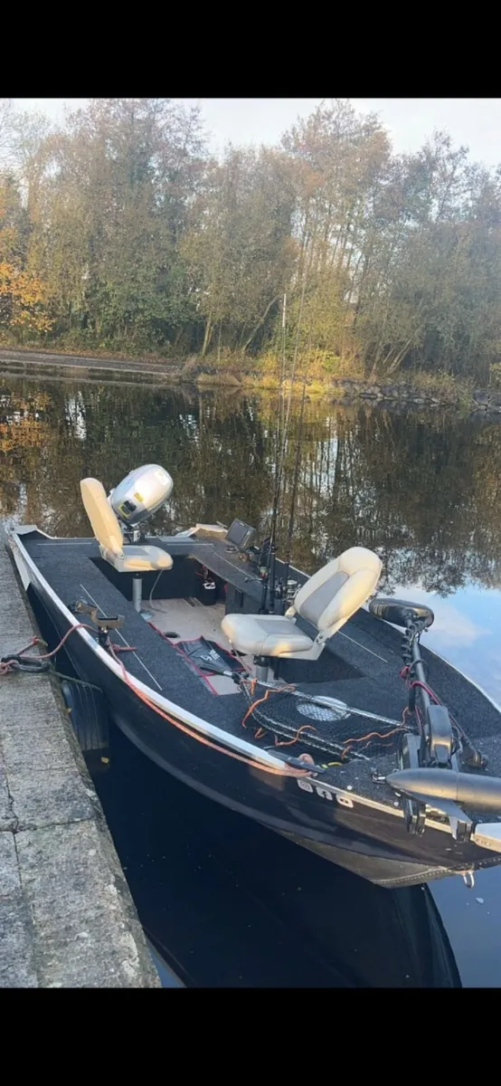 Fishing boat - Image 3