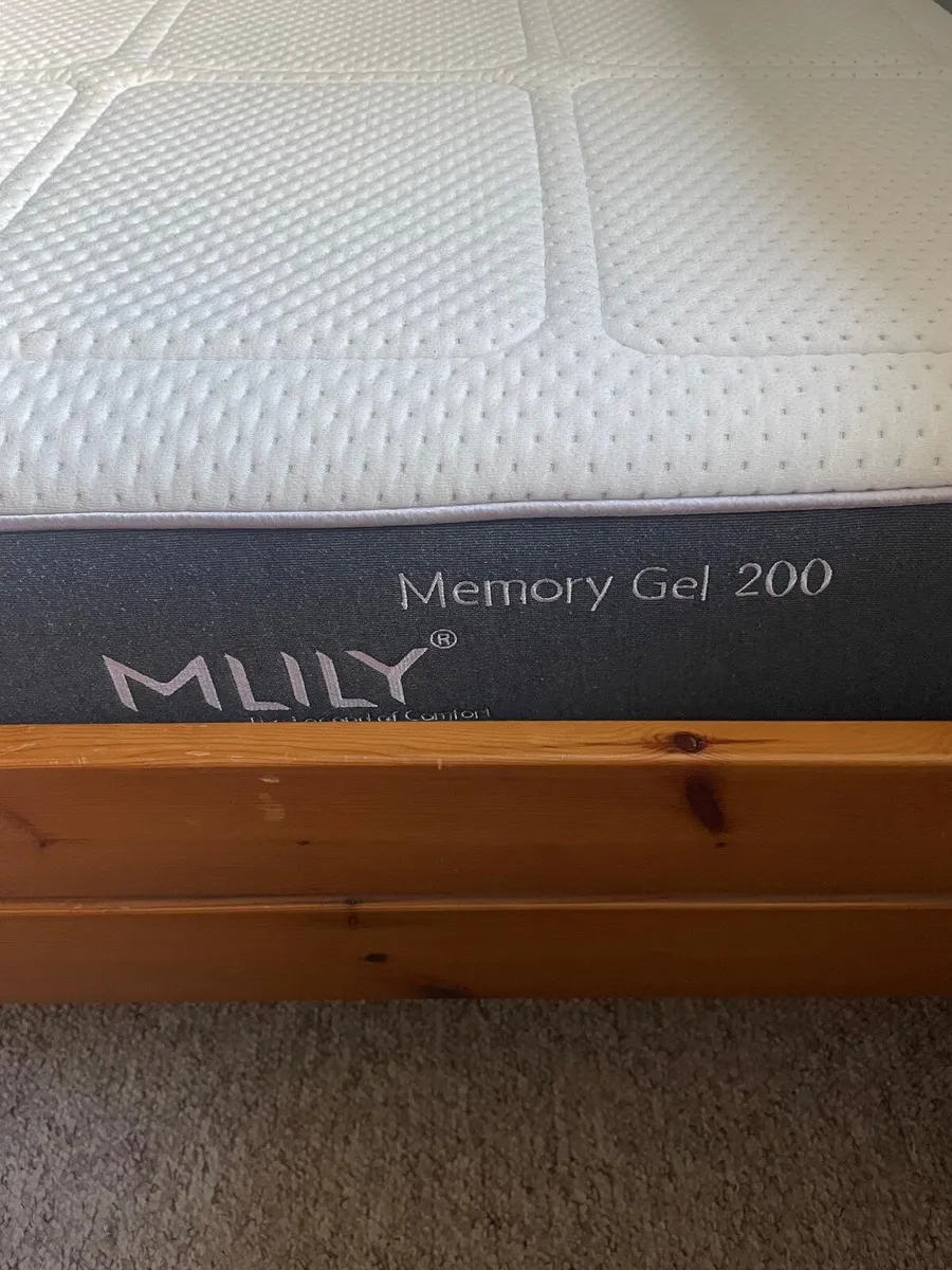 2 single beds - Image 4