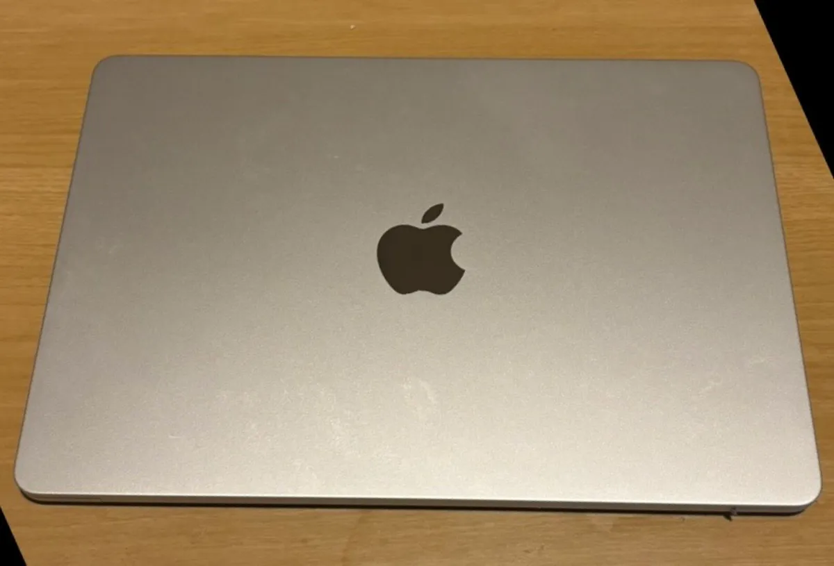 MacBook Air 13.6 inch M3 2024 8GB RAM - Image 3