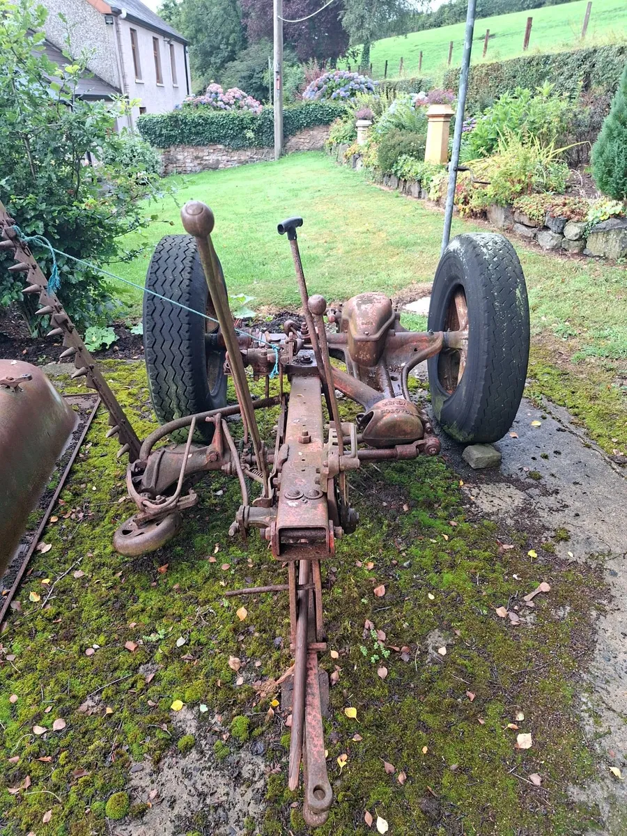 Vintage Heavy Duty Cutting Bar - Image 2