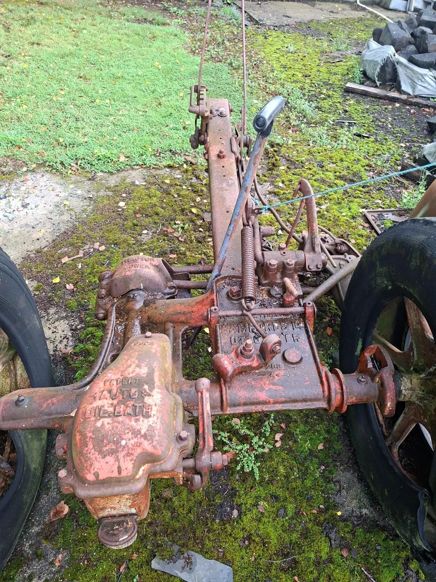 Vintage Heavy Duty Cutting Bar - Image 1