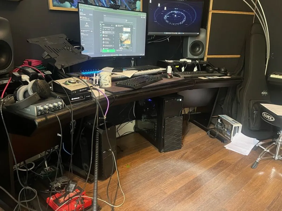 ZAOR ONDA audio/media desk - Image 3