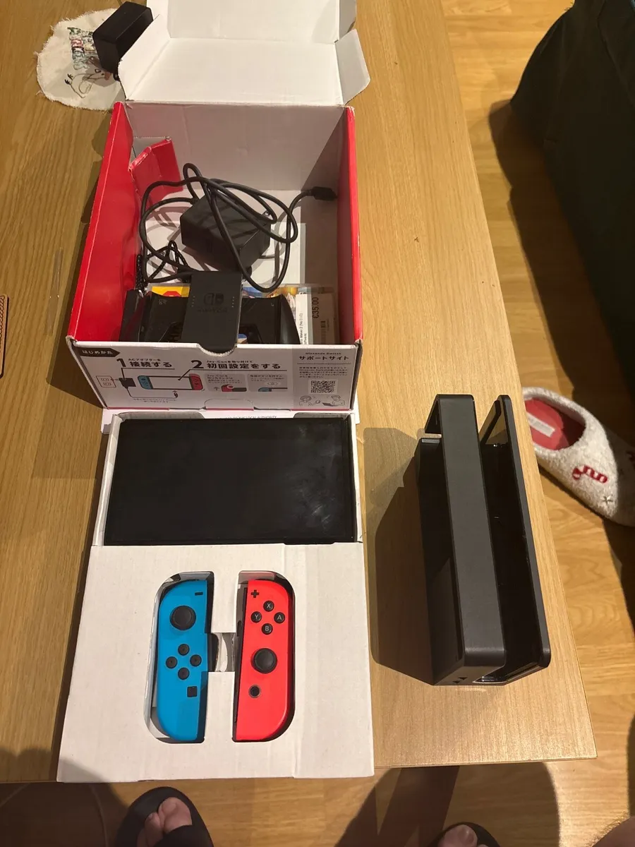 Nintendo Switch OLED - Image 2
