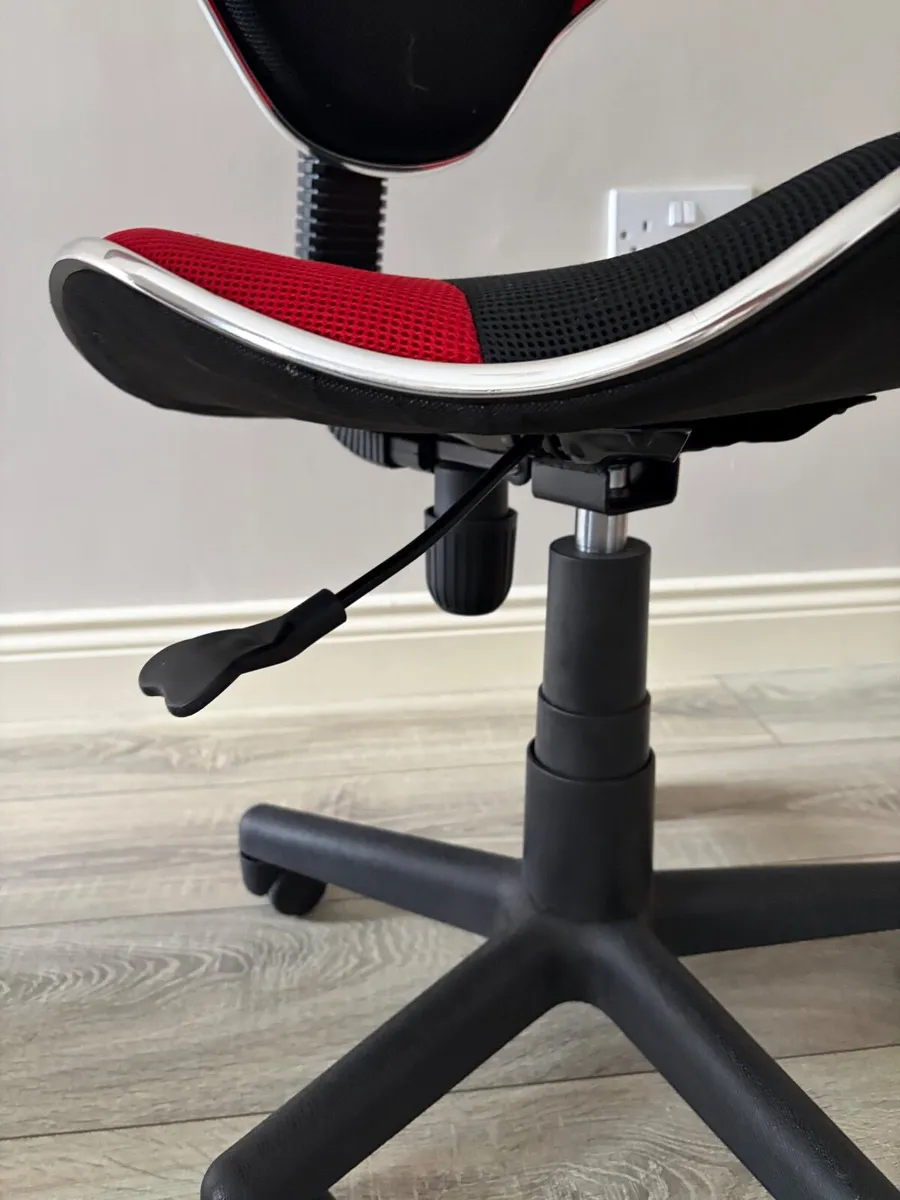 Swivel chair - Image 2