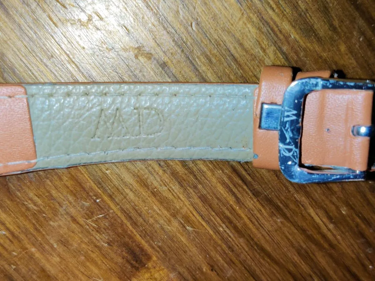 HUGE DANIEL WELLINGTON, Huge Designer Watch ! - Image 2