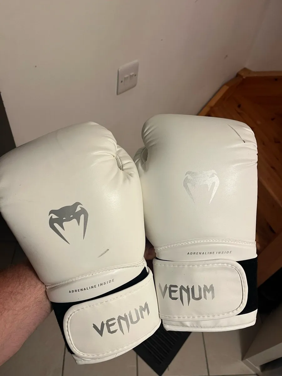 Boxing gloves - Image 1