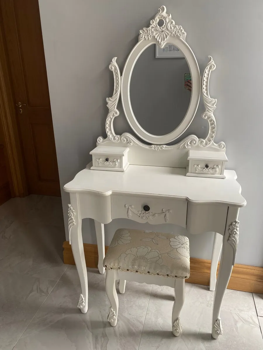 Dressing table , mirror & stool - Image 2