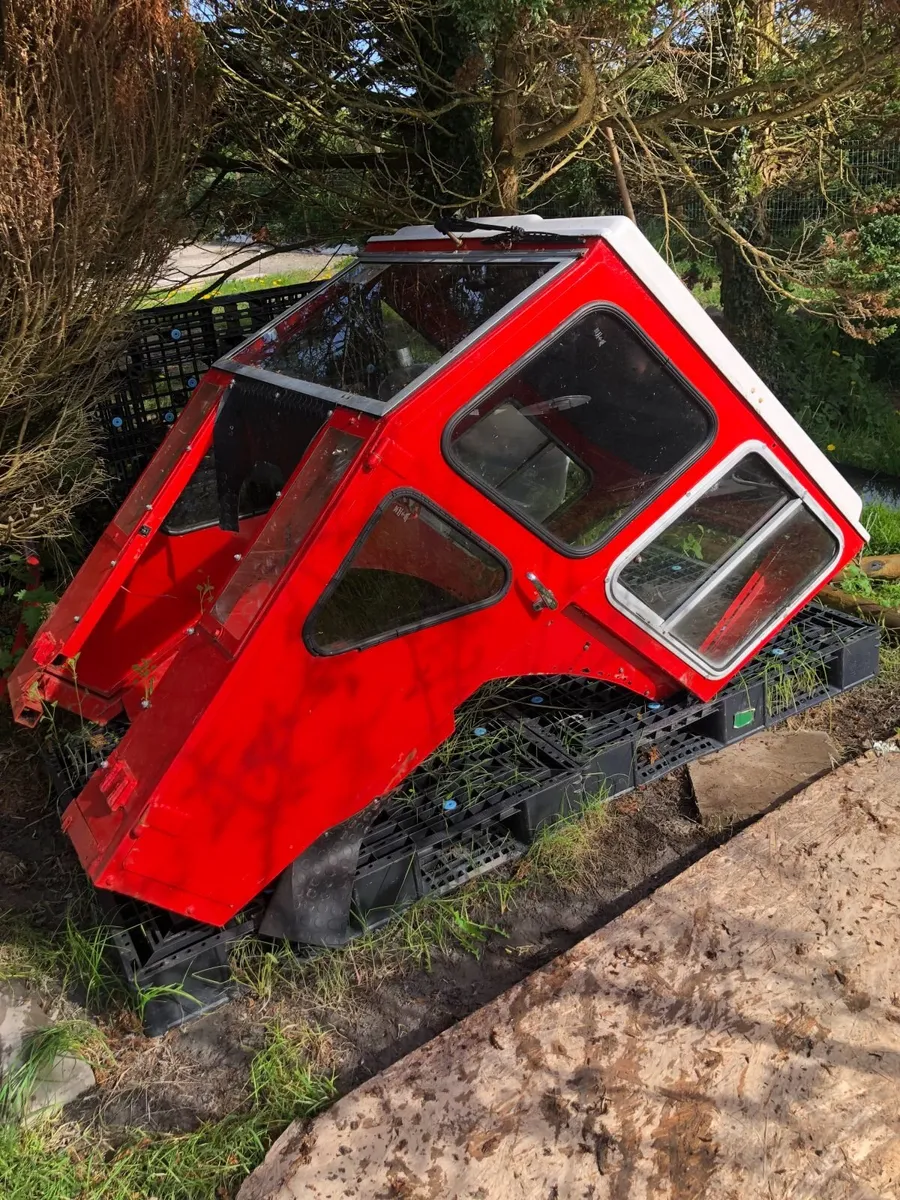 Massey Ferguson Cab - Image 1