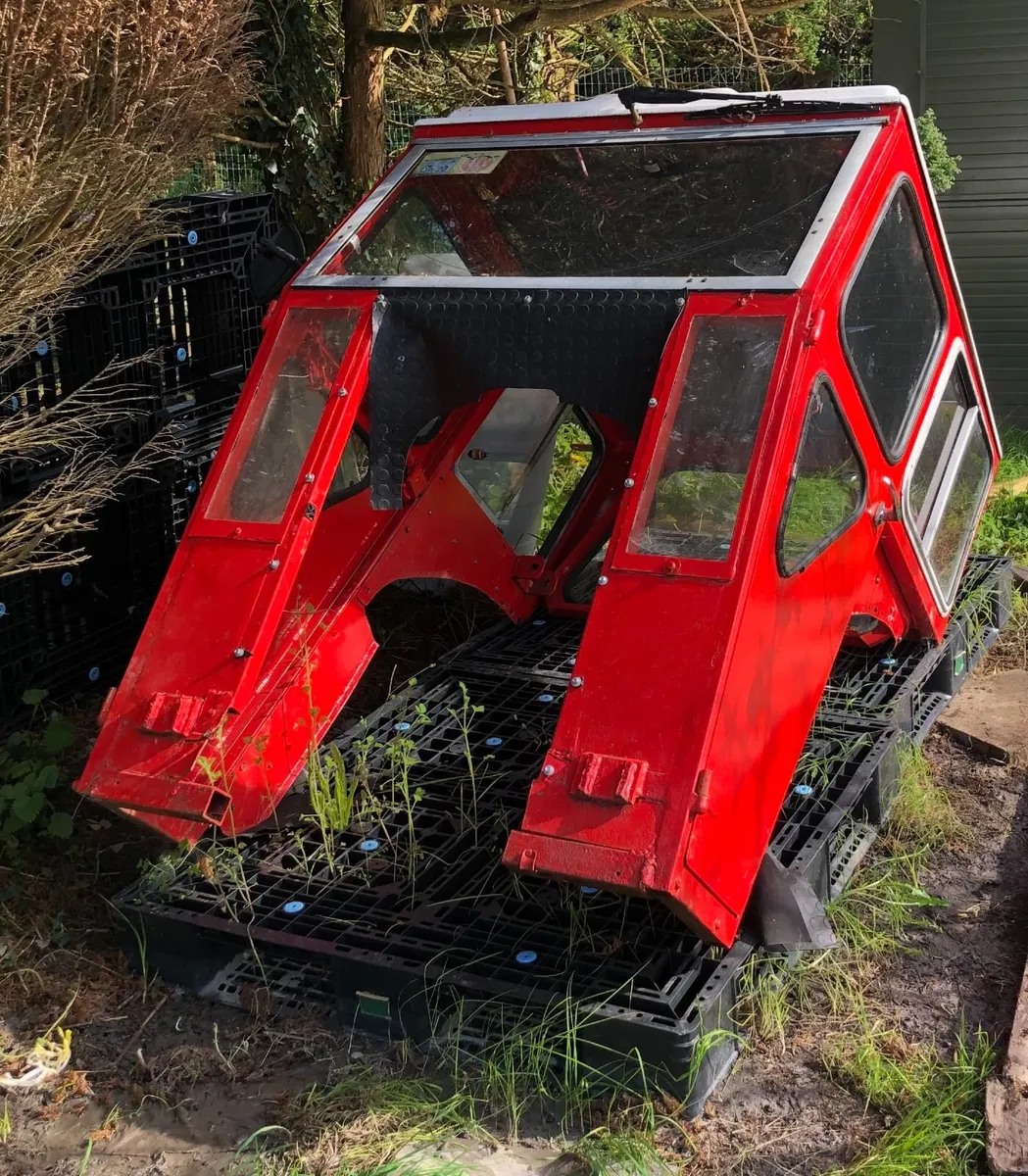 Massey Ferguson Cab - Image 3