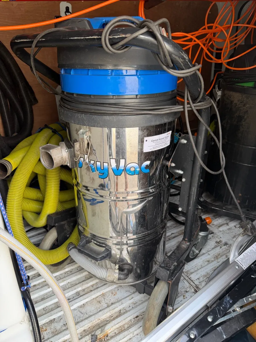Sky vac gutter vacuum - Image 1