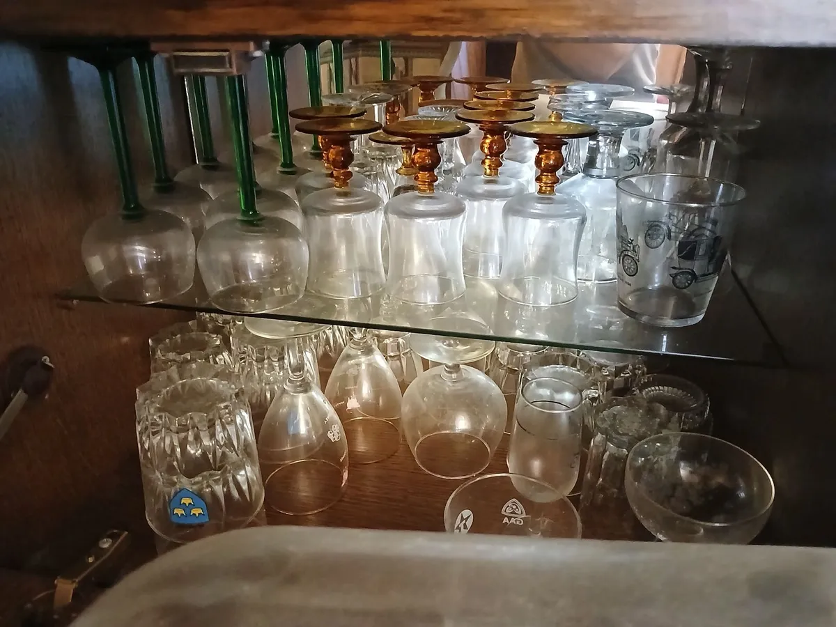 Antique glassware - Image 4