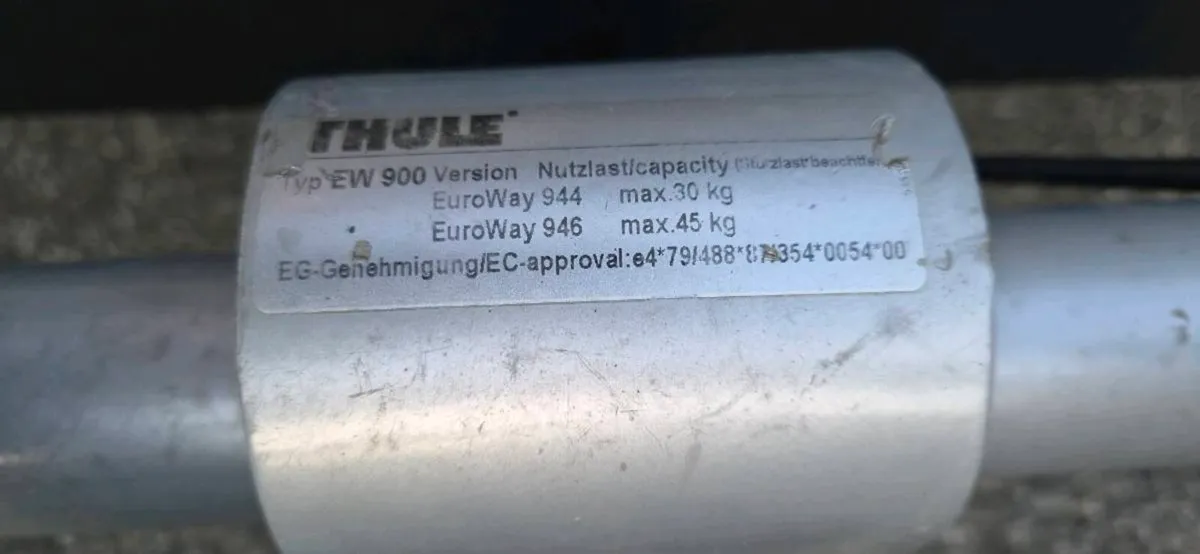 Thule 3 bike tilting towbar rack - Image 3