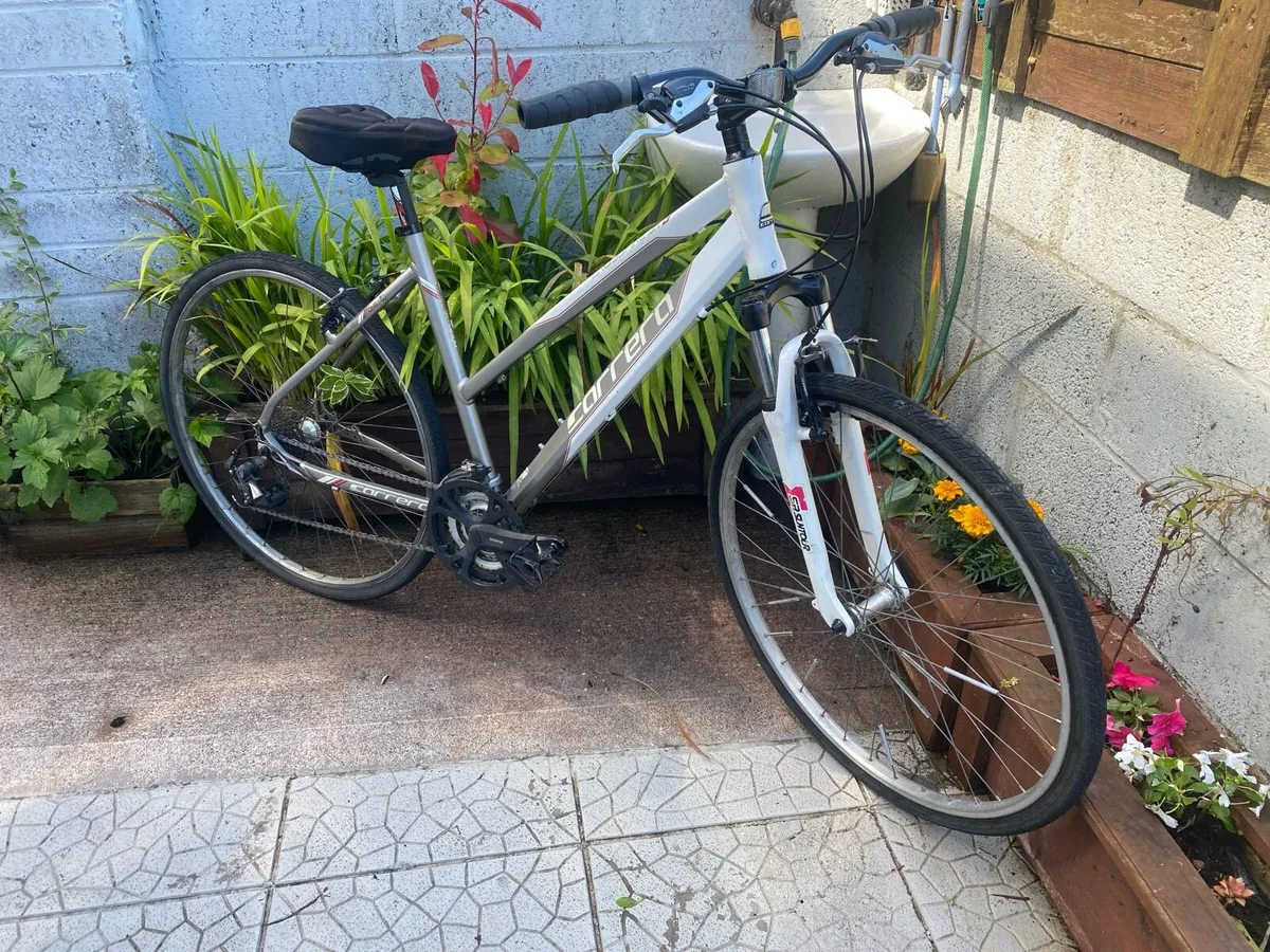 Carrera crossfire one 28 inch wheels 21 speed - Image 3