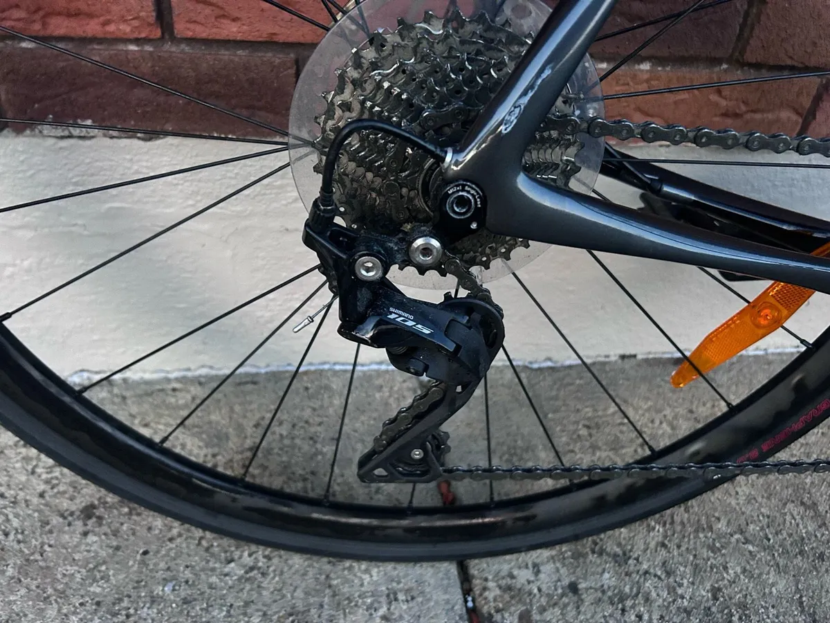 Cannondale Synapse 105 Disc Carbon 2022 (used once - Image 3