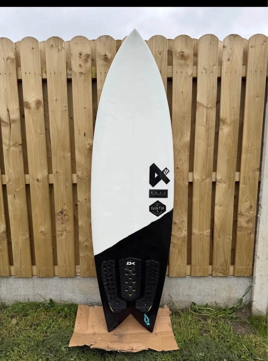 4th Twin Surfboard - Image 1