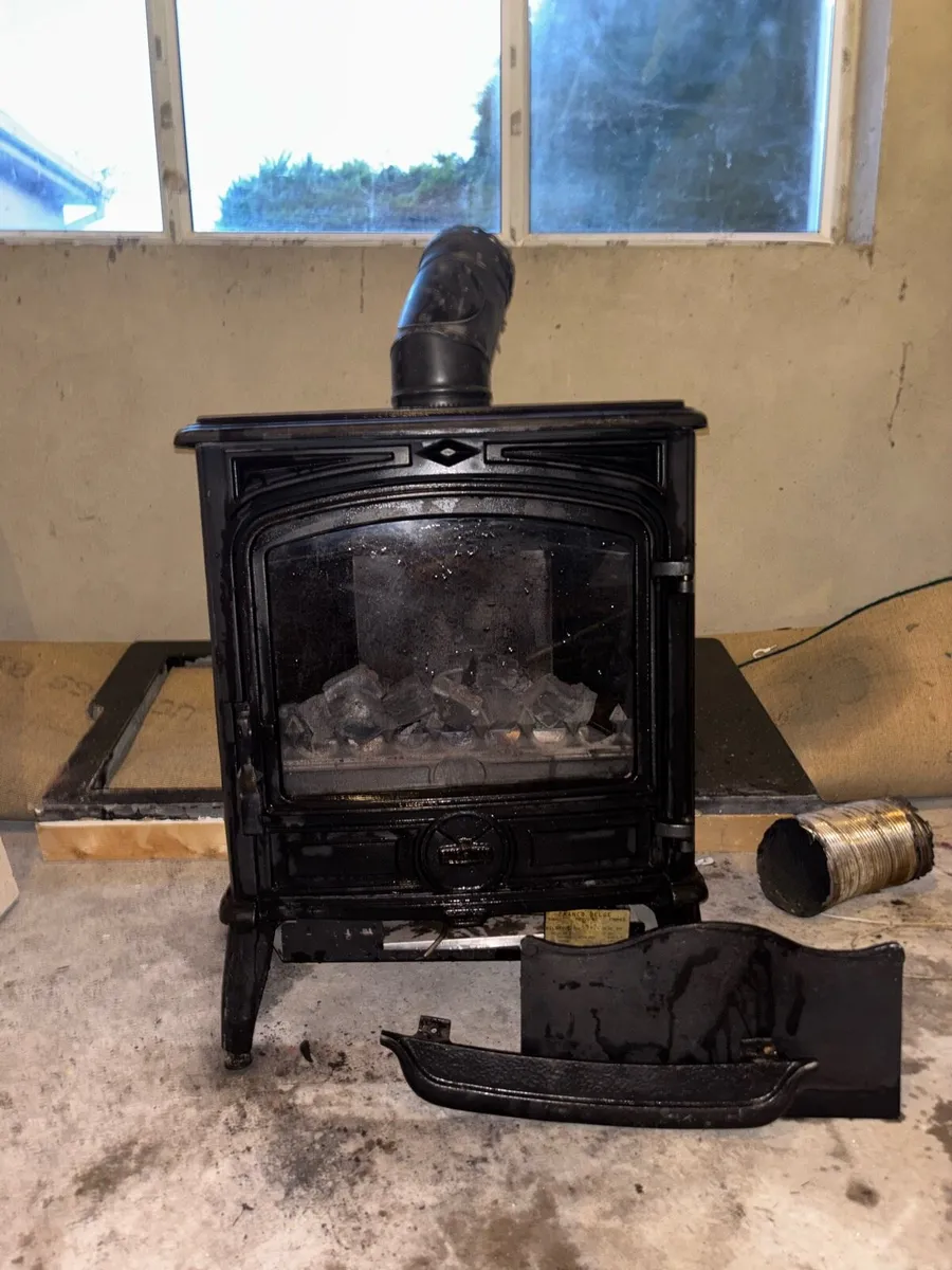 Vintage EFEL Harmony Cast-Iron Oil Stove - Image 1