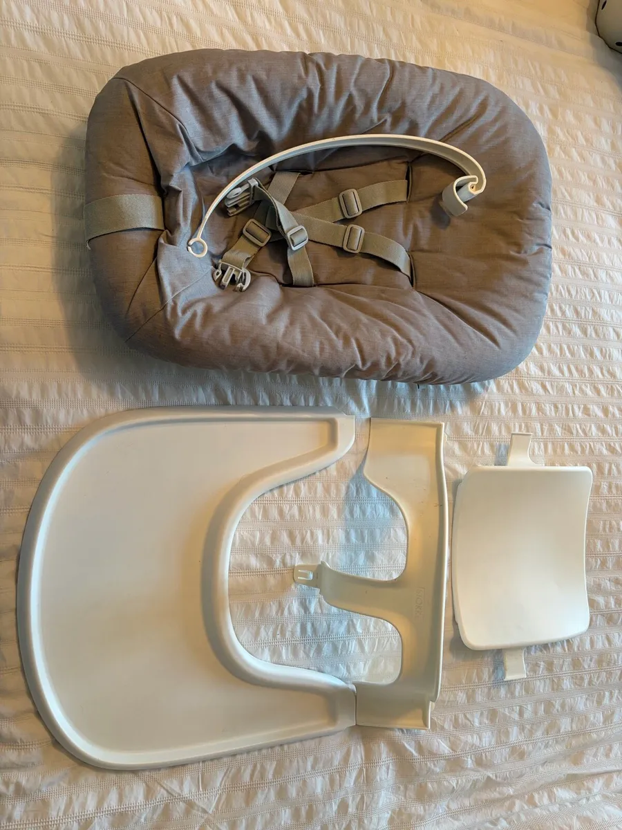 Tripp Trapp newborn set and toddler seat with tray