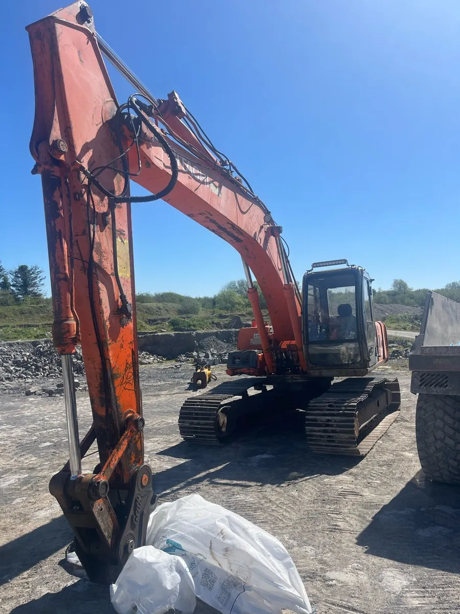 Ex200-5 for sale and g90 rammer rock barker - Image 1