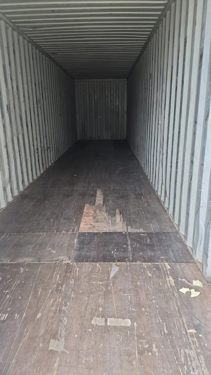 Storage containers and storage yard - Image 3
