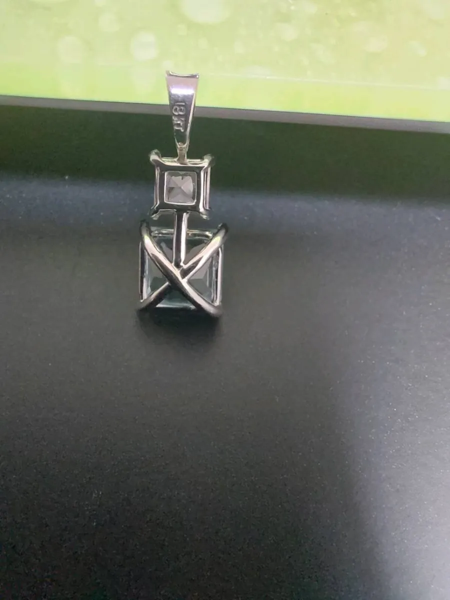 Gold pendant - Image 2