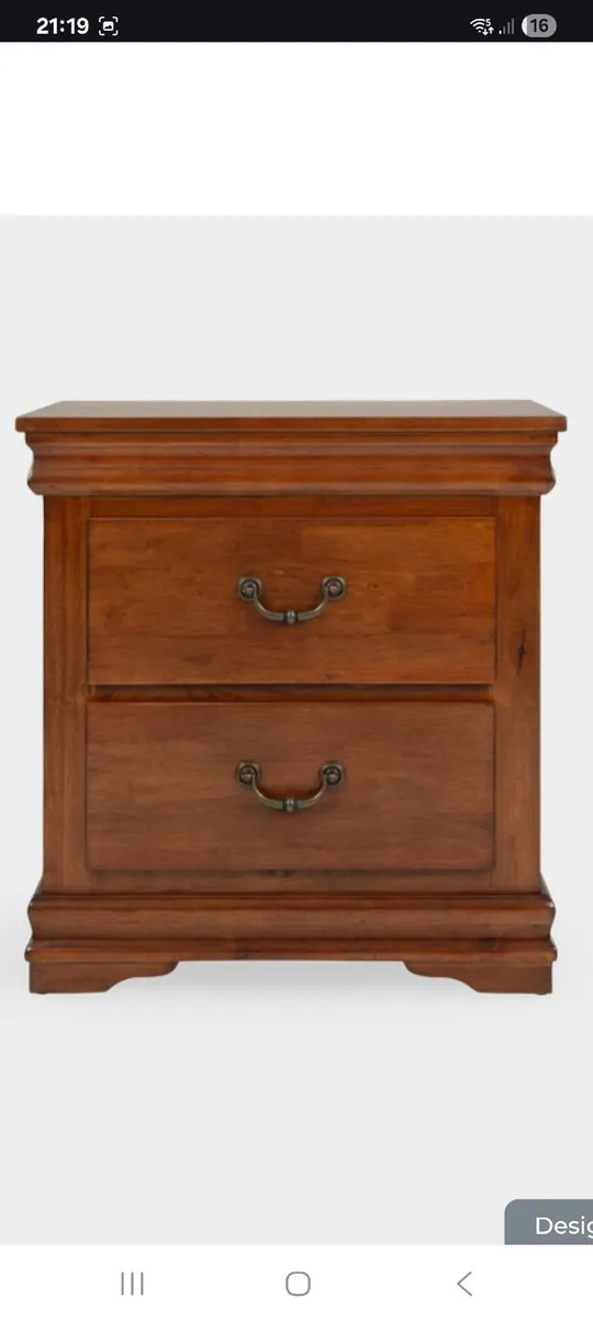 Bedroom drawers and lockers - Image 1