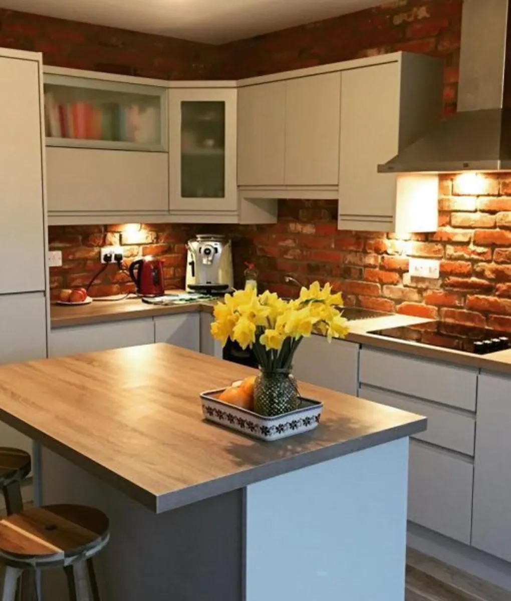 18th Century Reclaimed Brick Slips Corners