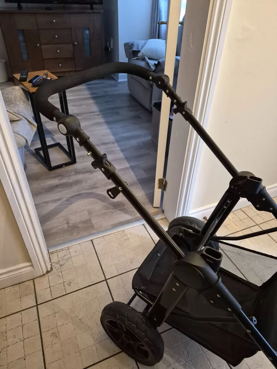 Pet Stroller - Image 2