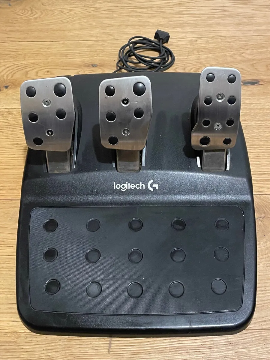 Logitech g920 for pc/xbox wheel/gear stick/pedals - Image 3