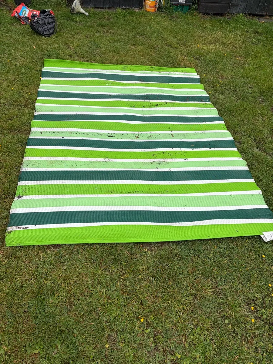 outdoor rug / garden - Image 1