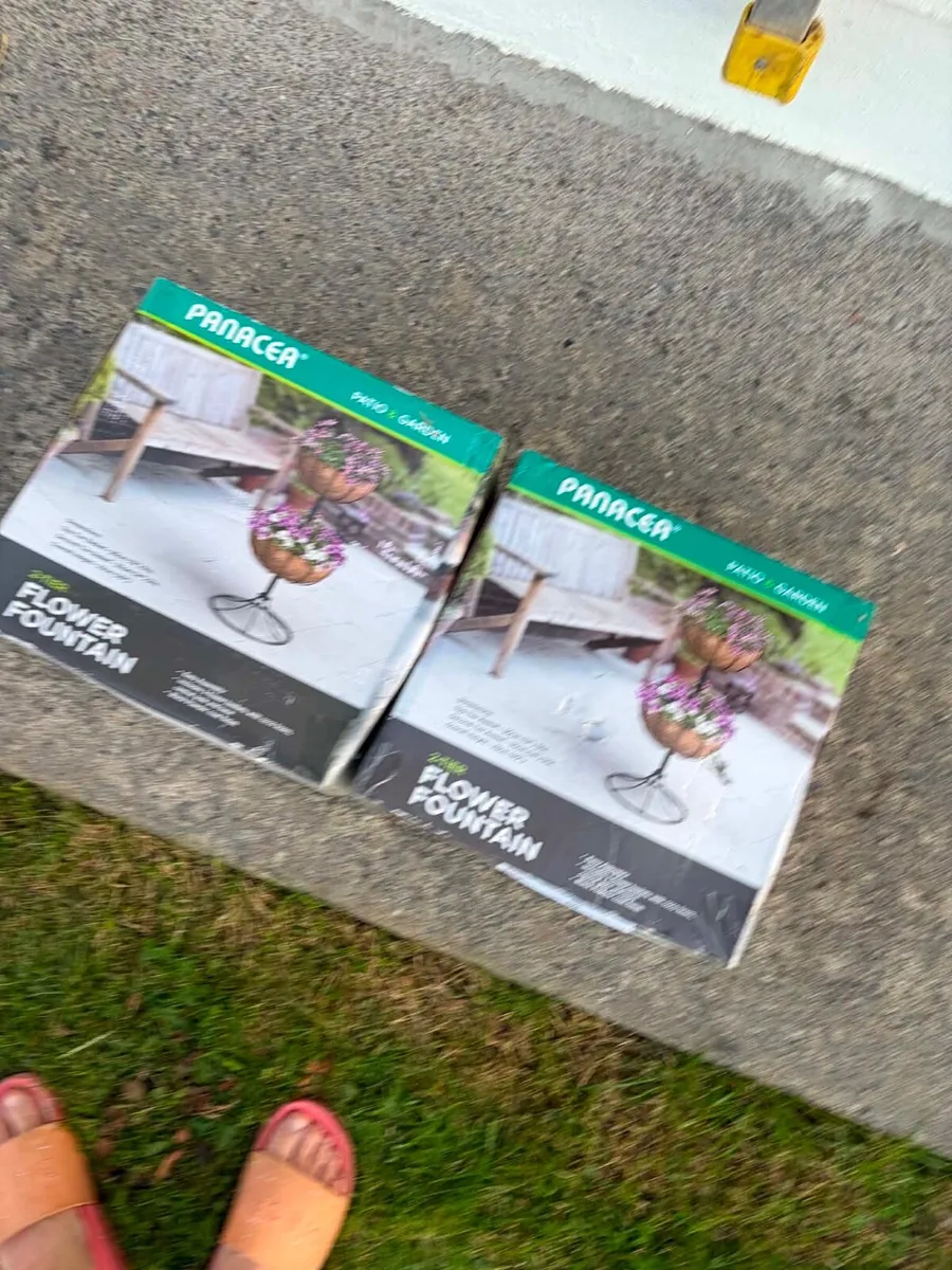 2 x new in box planters  flower pots set - Image 1