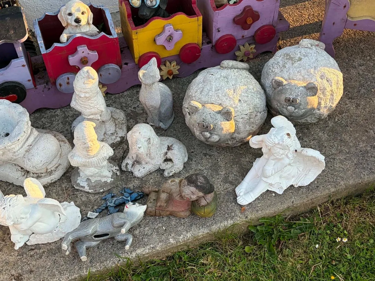 job lot garden statues and more €60 bundle - Image 4