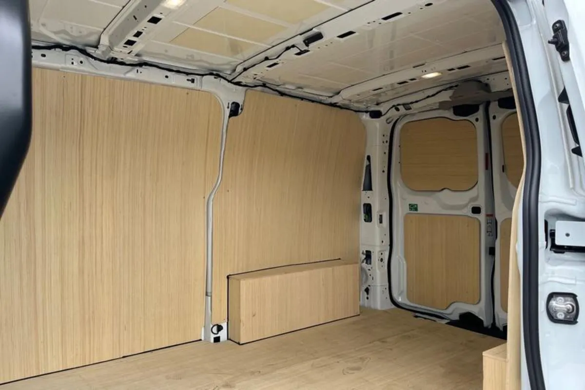 Ford Transit Custom 320 Trend L1 SWB FWD 2.0 EcoBl - Image 4