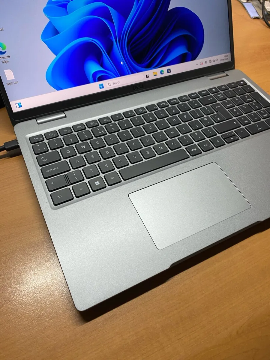 Dell i5 pro 13gen 16/512 windows 11 - Image 3