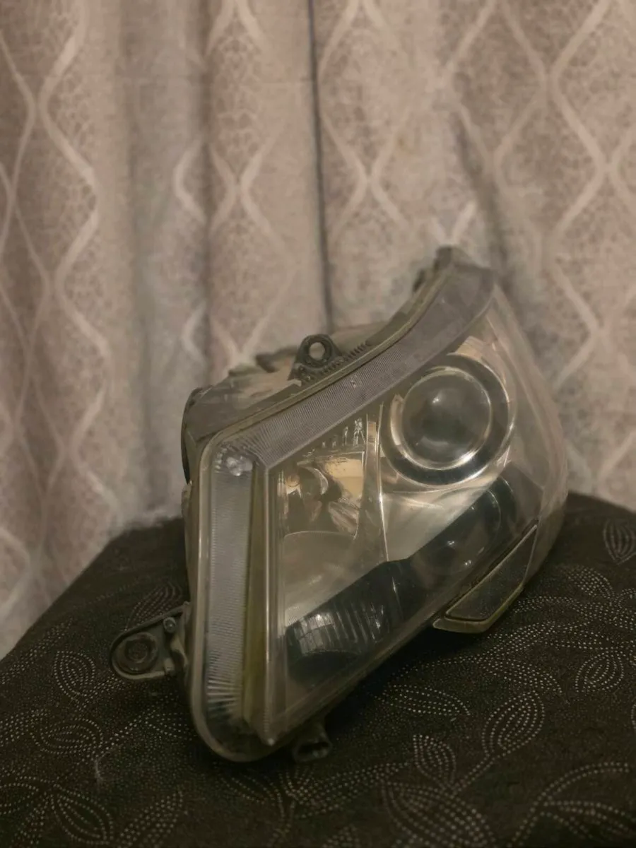 Skoda Superb 2013-2015 Facelift Halogen Headlights - Image 1