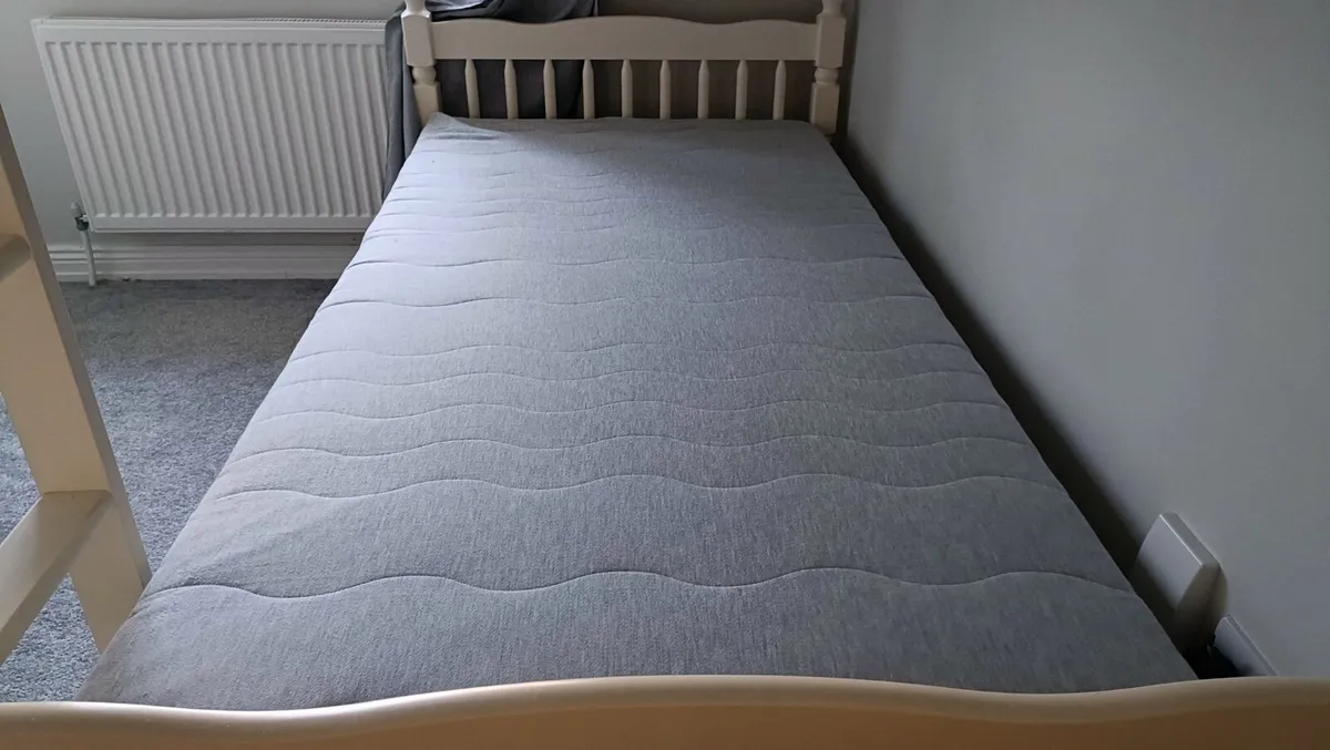 Bunk bed - Mattresses included - Image 2