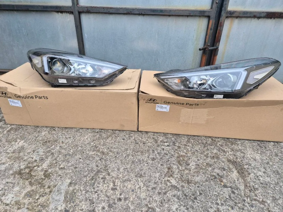 Hyundai Tucson headlamps - Image 1