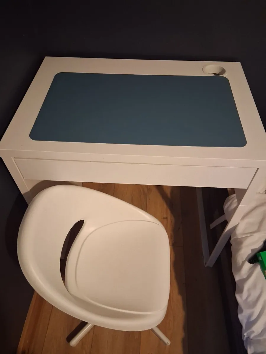 Study desk with chair - Image 1