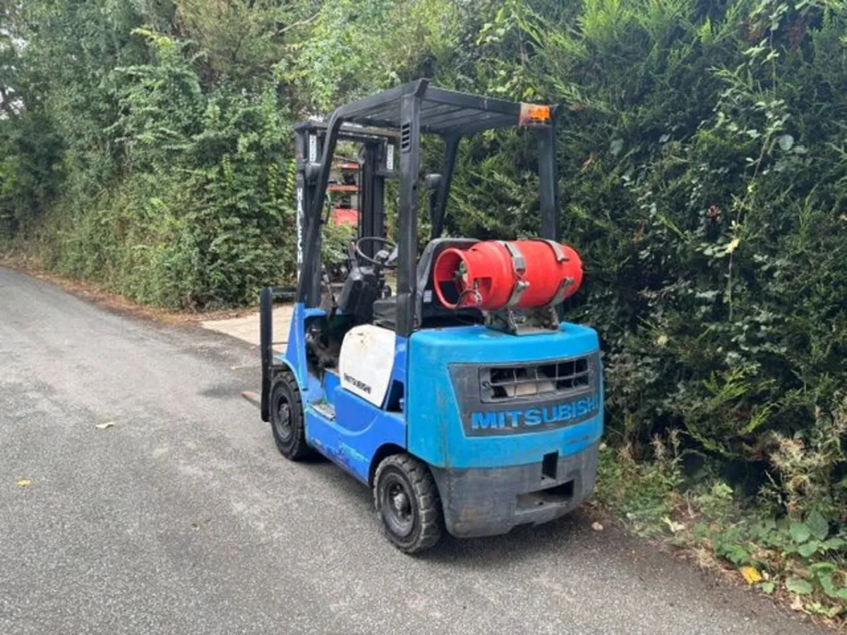 Gas Forklifts - Image 2