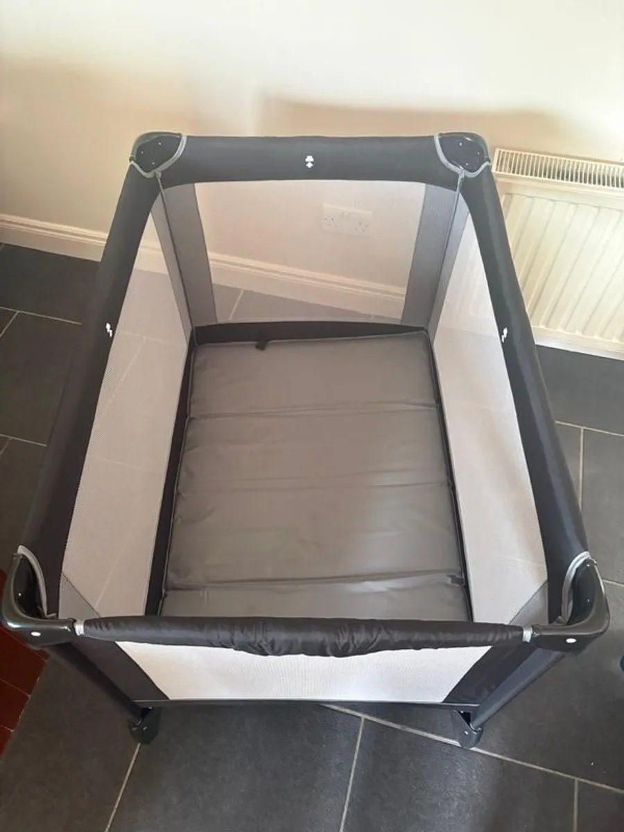 Graco Travel Cot - Image 1
